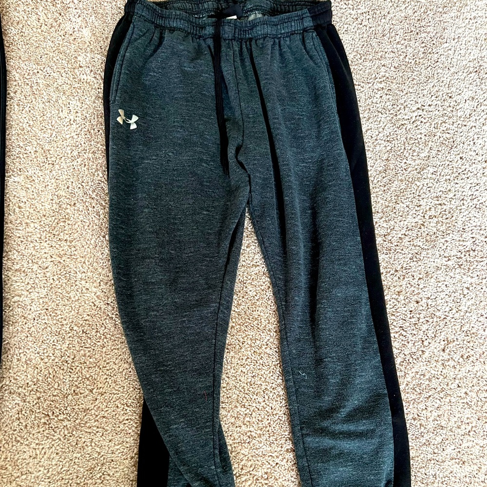 XL Dark Gray & Black Under Armour Joggers